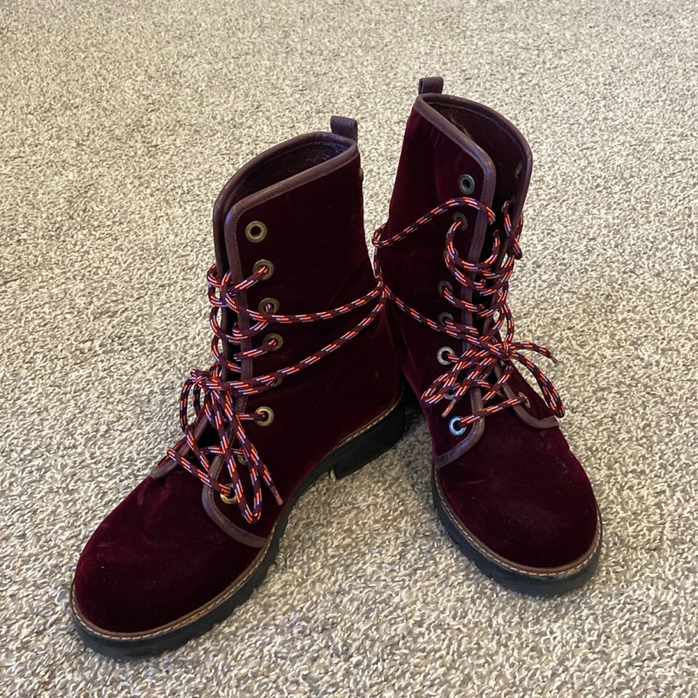 STUART WEITZMAN
Metermaid Velvet Combat Boot